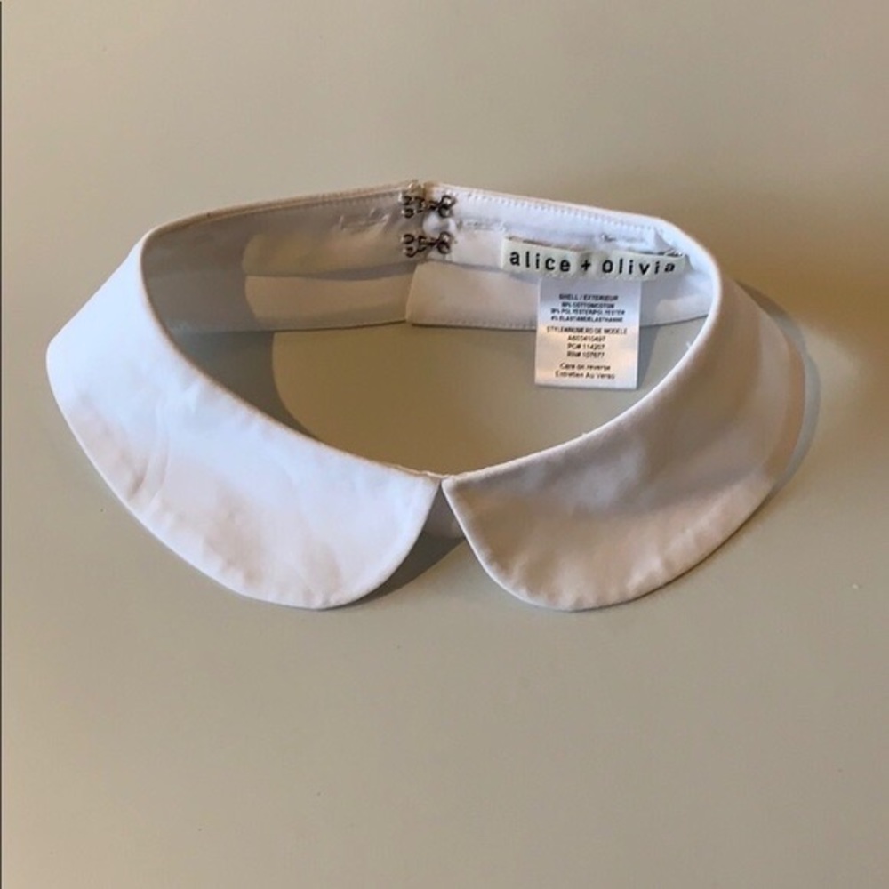 Alice and Olivia Detached White Peter Pan Collar